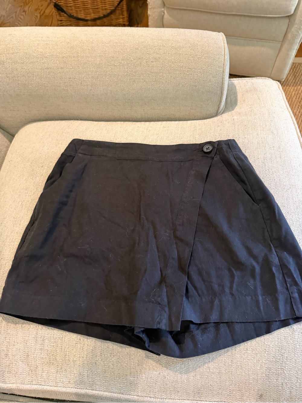 Evereve Black Wrap-Front Skort